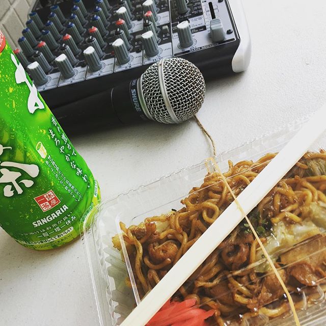 今日はアレアレマーケットでお待ちしてます。カレー焼きそばンマイす。たった300円️