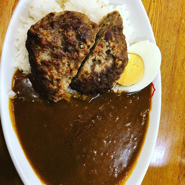 ブータンのハンバーグカレー