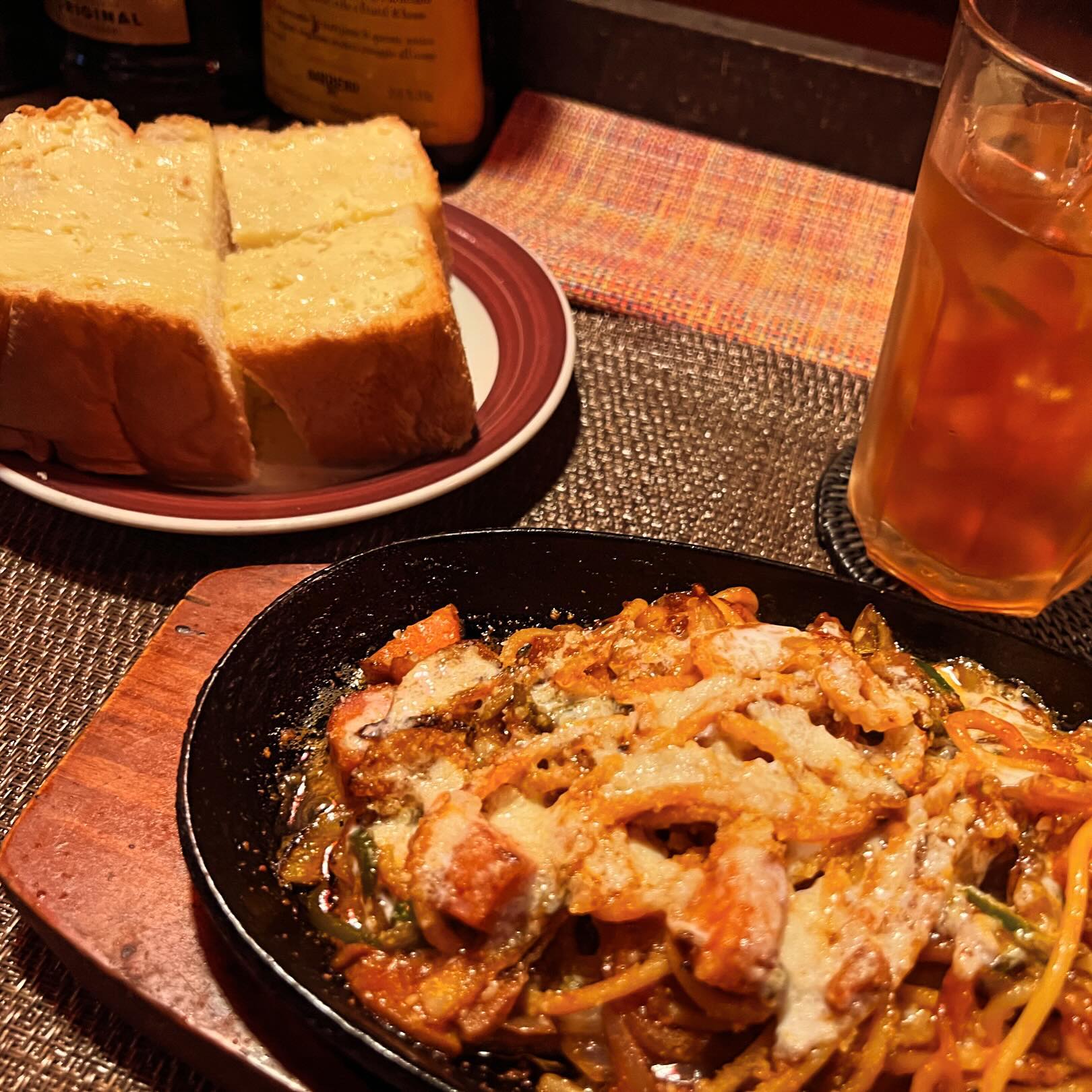 今日の晩飯は老舗のナポリタン