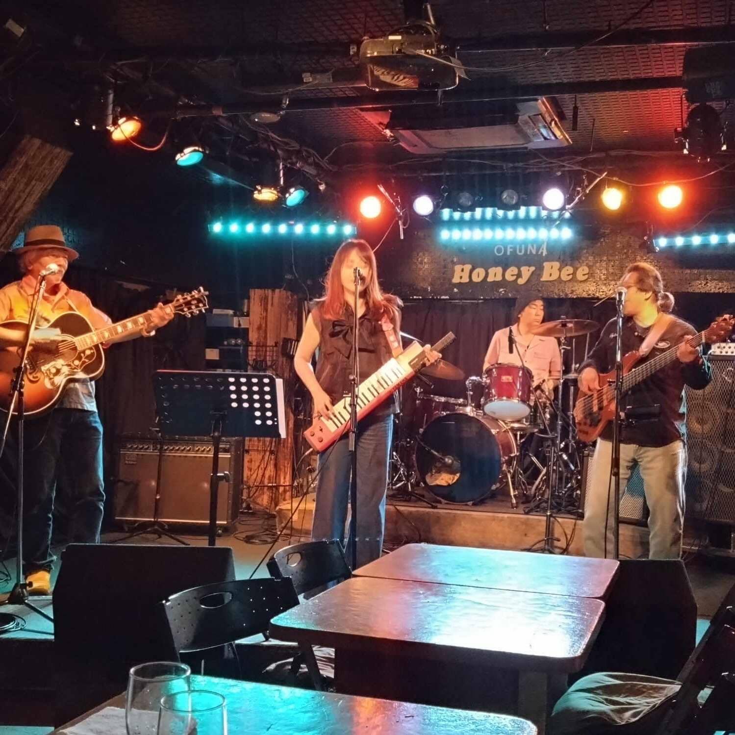 ハニービー楽しく終了。ご来駕いただいたみなさん、対バンのスネ夫&ジャイアンさん、お店のみなさん、ありがとうございました♪